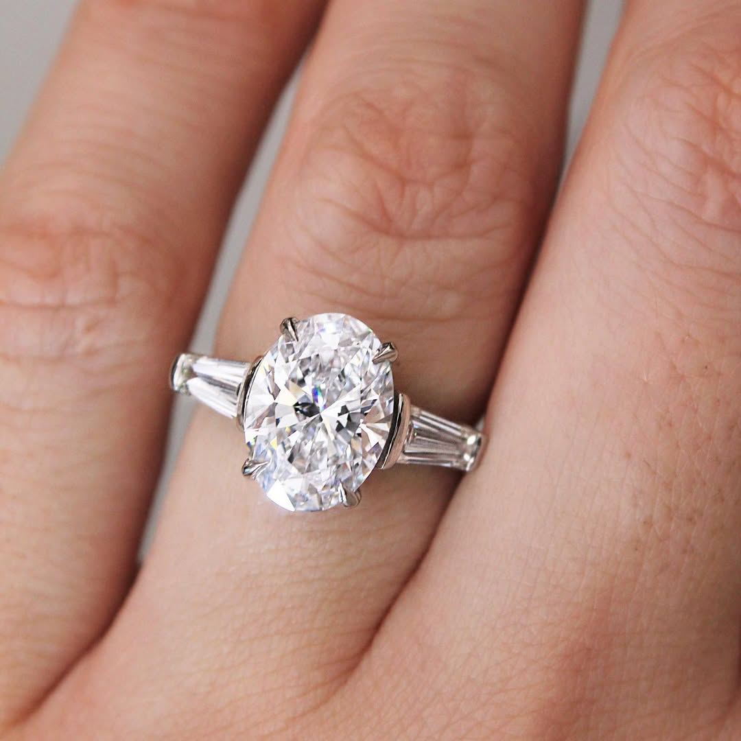 3.0 CT Oval E/VVS2 CVD Diamond Three Stone Style Engagement Ring