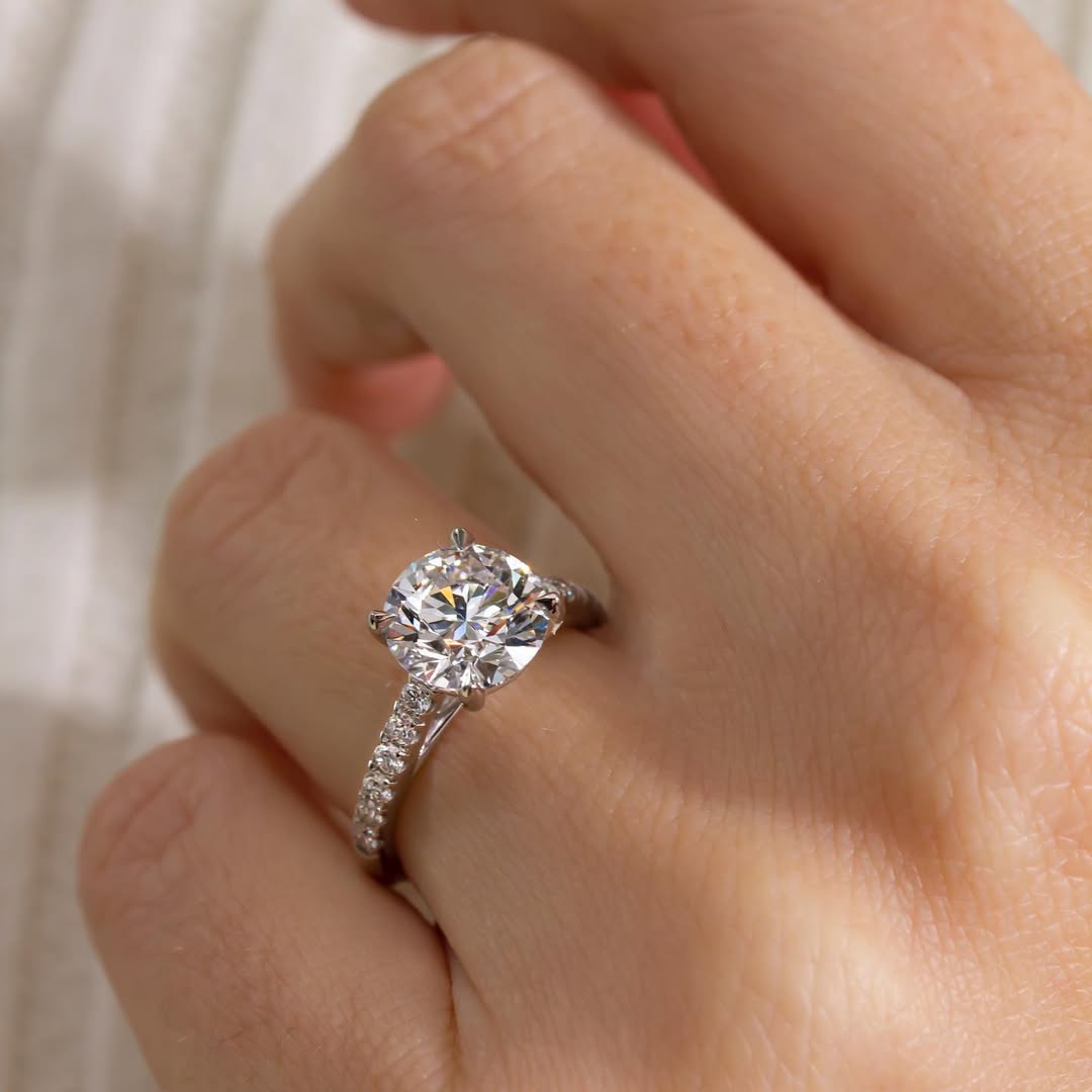 1.50 CT Round E/VVS2 CVD Diamond Pave Style Engagement Ring