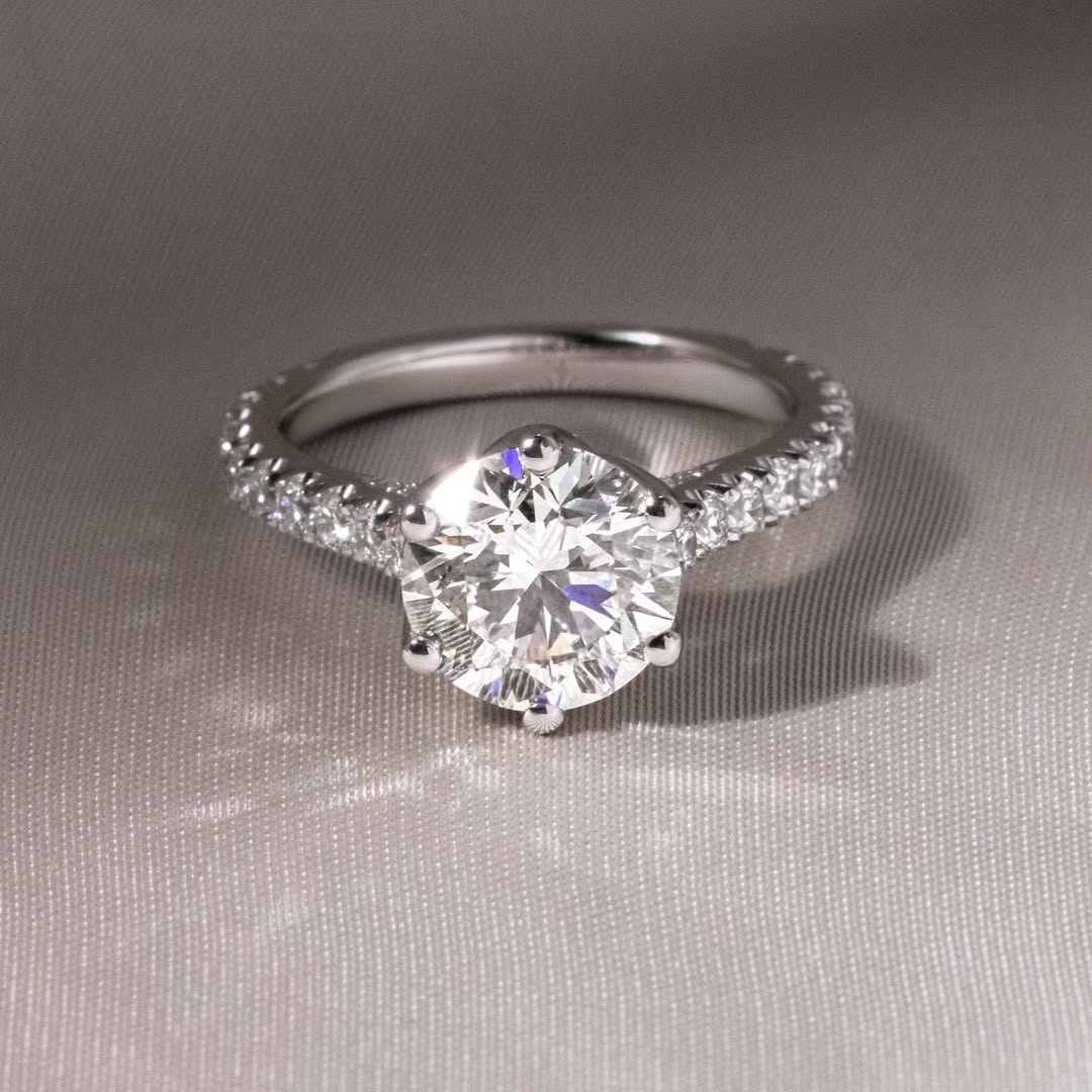 1.5 CT Round E/VS2 CVD Diamond Pave Style Engagement Ring