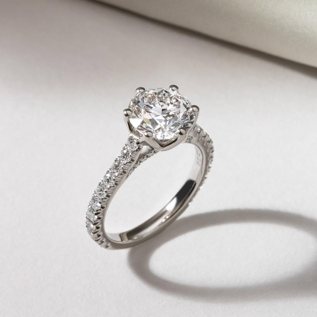 1.5 CT Round E/VS2 CVD Diamond Pave Style Engagement Ring