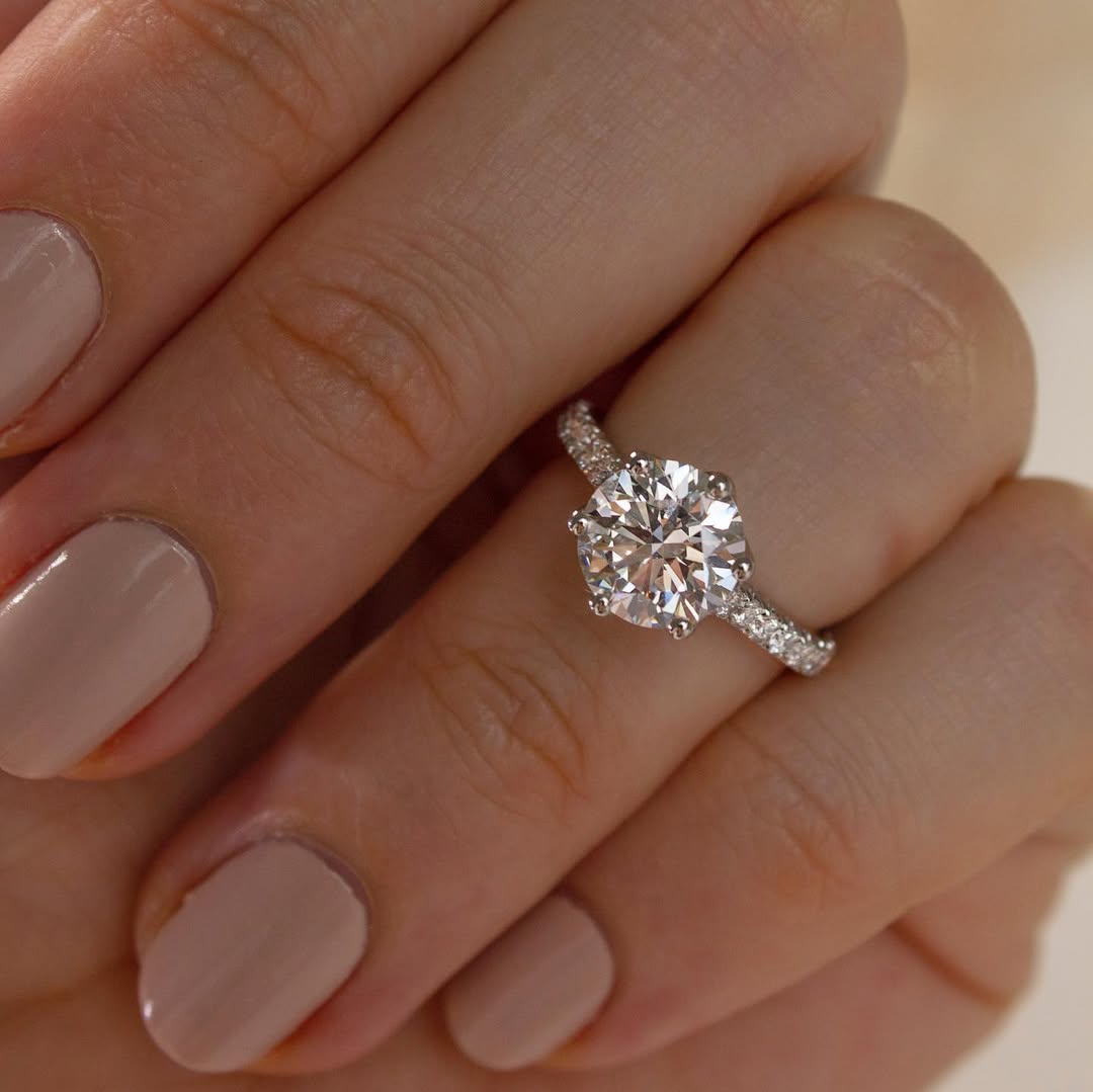 1.5 CT Round E/VS2 CVD Diamond Pave Style Engagement Ring