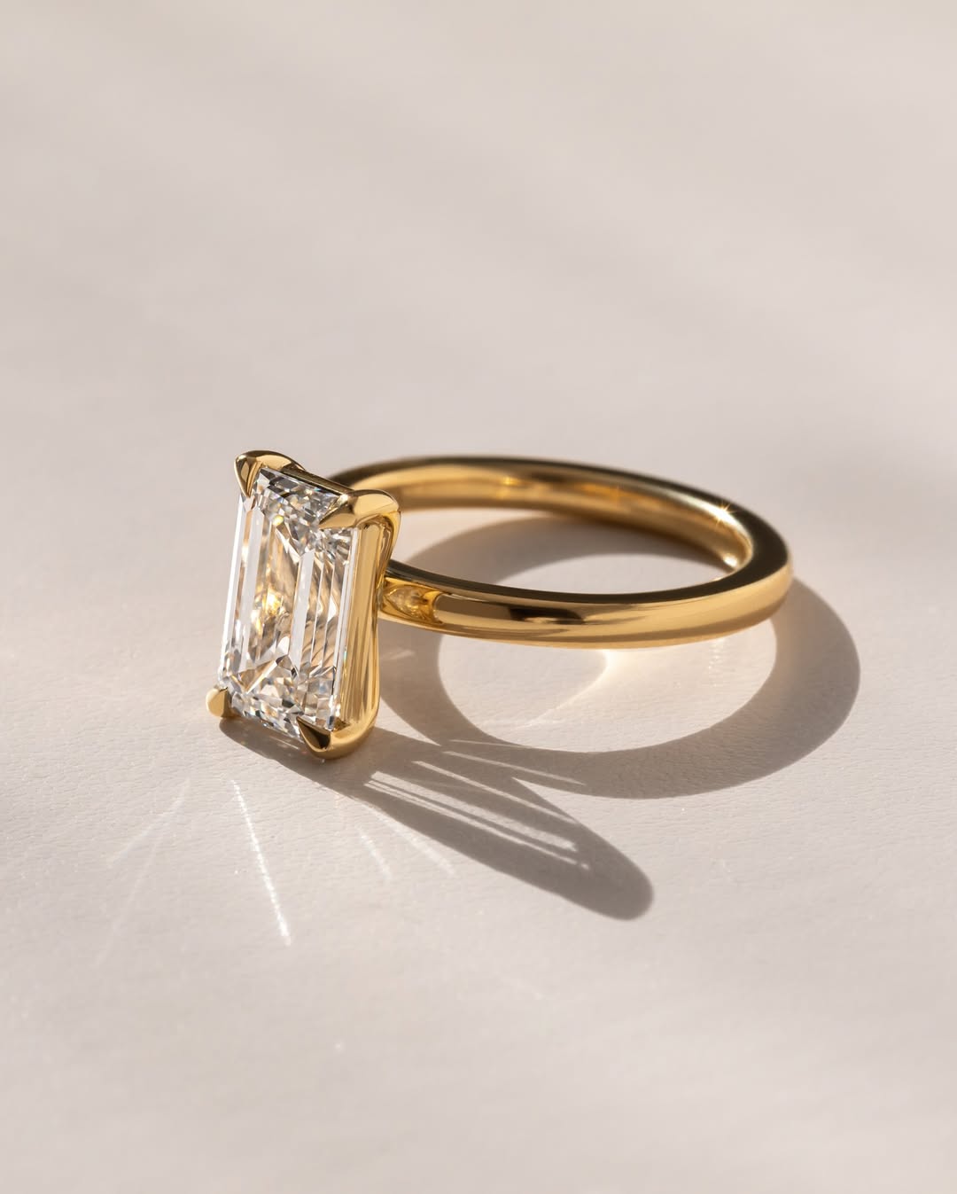 2.0 CT Emerald E/VS1 CVD Diamond Solitare Engagement Ring