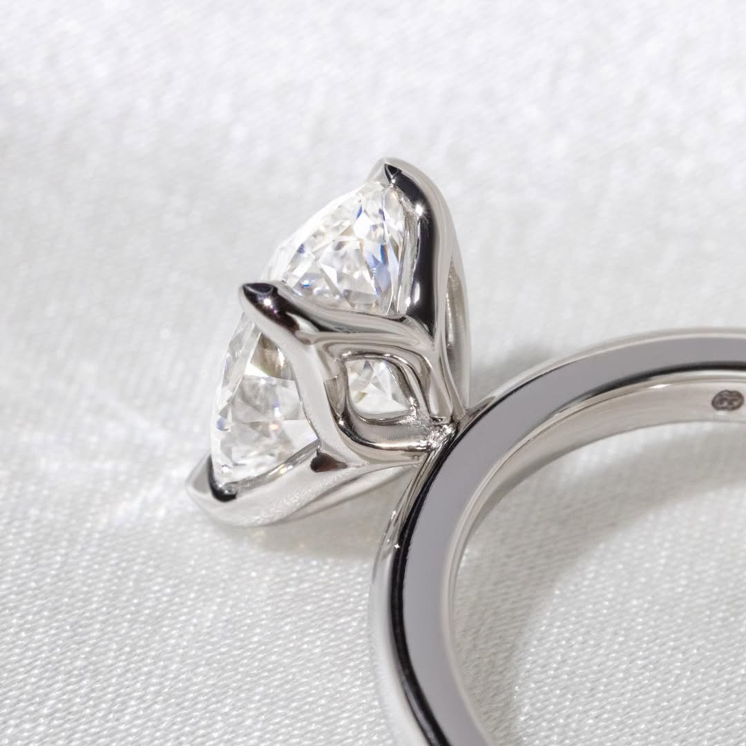 1.56 CT Oval F/VS2 CVD Diamond Solitaire Style Engagement Ring