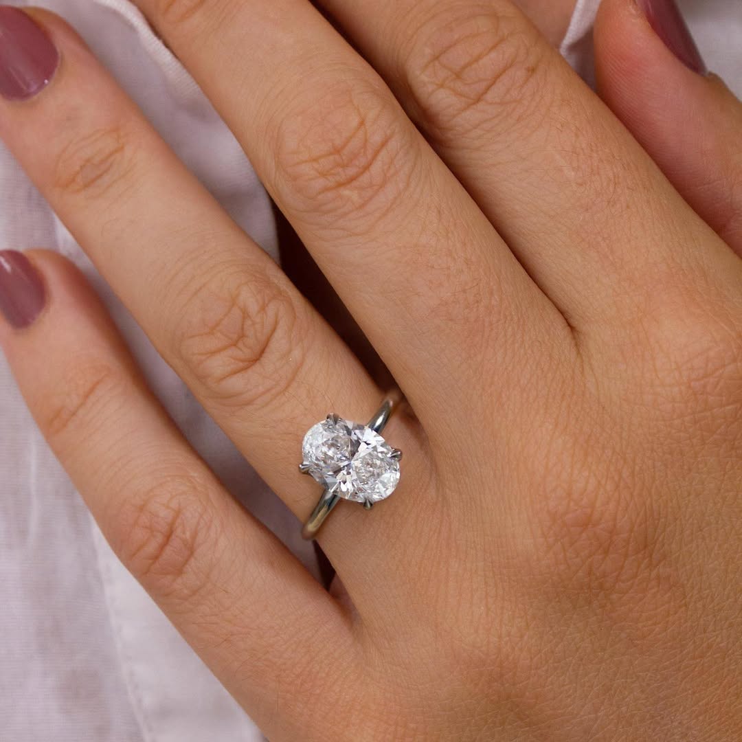 1.56 CT Oval F/VS2 CVD Diamond Solitaire Style Engagement Ring