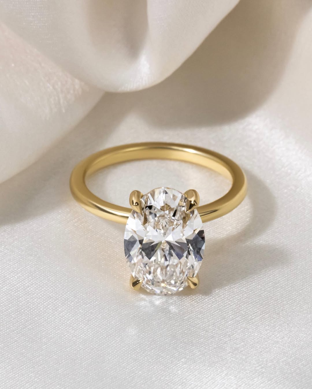 4.05 CT Oval F/VS2 CVD Diamond Solitaire Style Engagement Ring