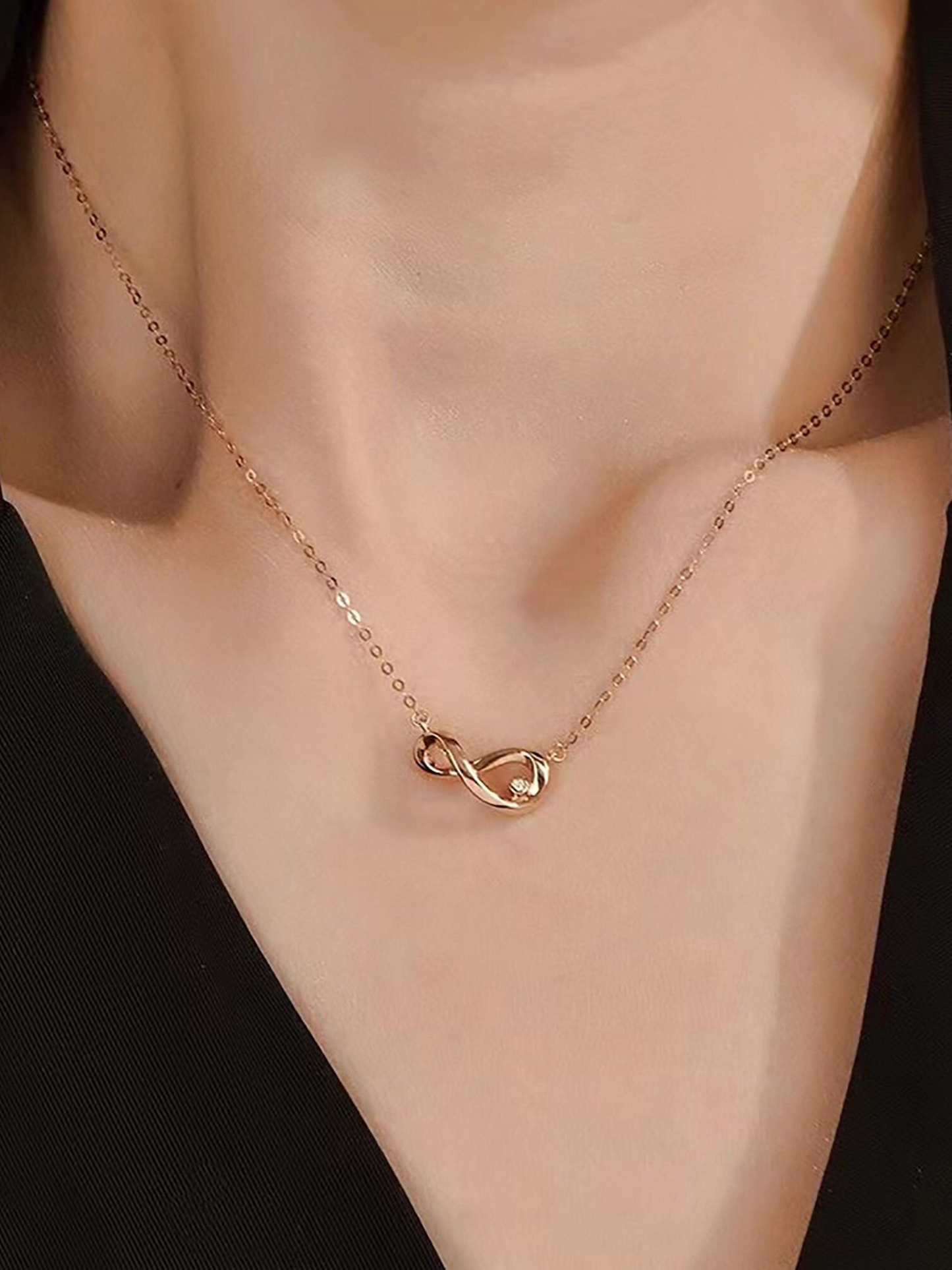 Quinn- 0.10 CT Round Infinity Moissanite Necklace