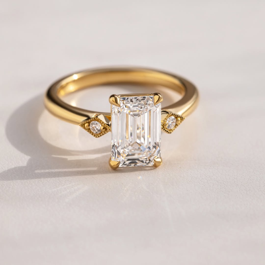 2.0 CT Emerald E/VVS2 CVD Diamond Three Stone Style Engagement Ring
