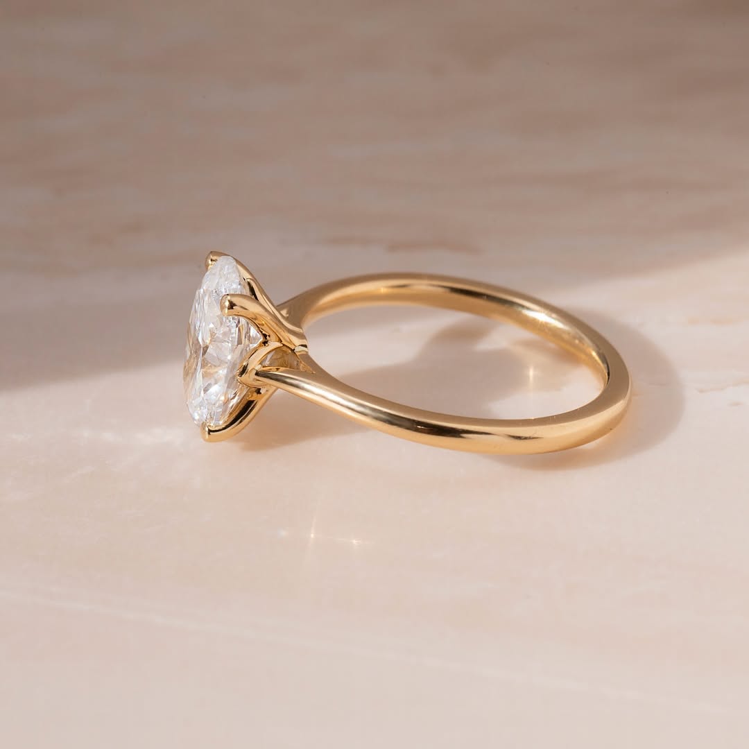 2.50 CT Oval E/VS2 CVD Diamond Cathredal Style Engagement Ring