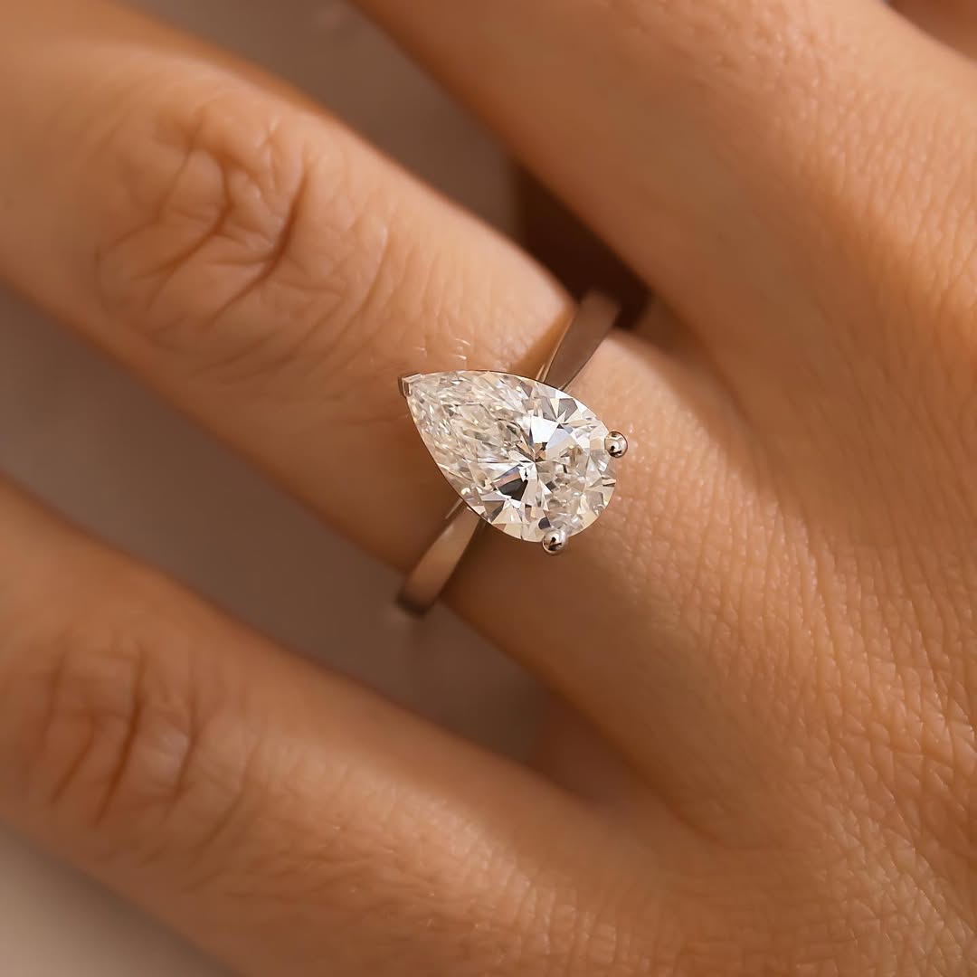 2.08 CT Pear F/VS1 CVD Diamond Solitaire Style Engagement Ring
