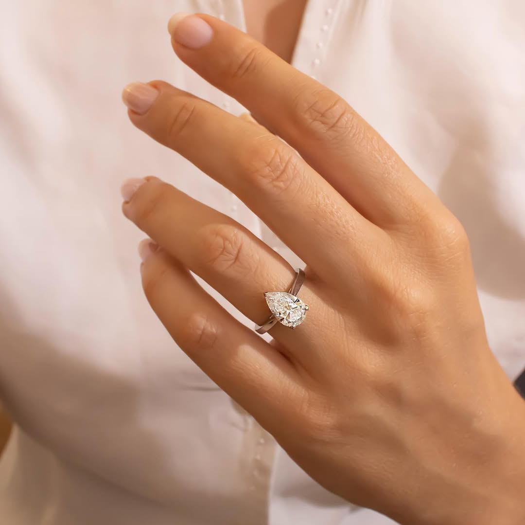 2.08 CT Pear F/VS1 CVD Diamond Solitaire Style Engagement Ring