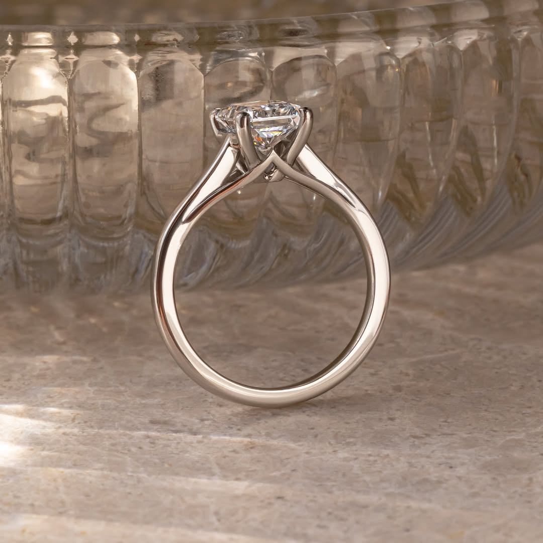 2.0 CT Radiant E/VS1 CVD Diamond Unique Style Engagement Ring