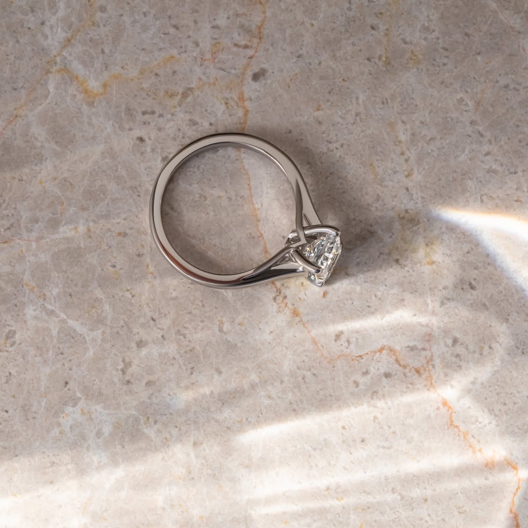 2.0 CT Radiant E/VS1 CVD Diamond Unique Style Engagement Ring