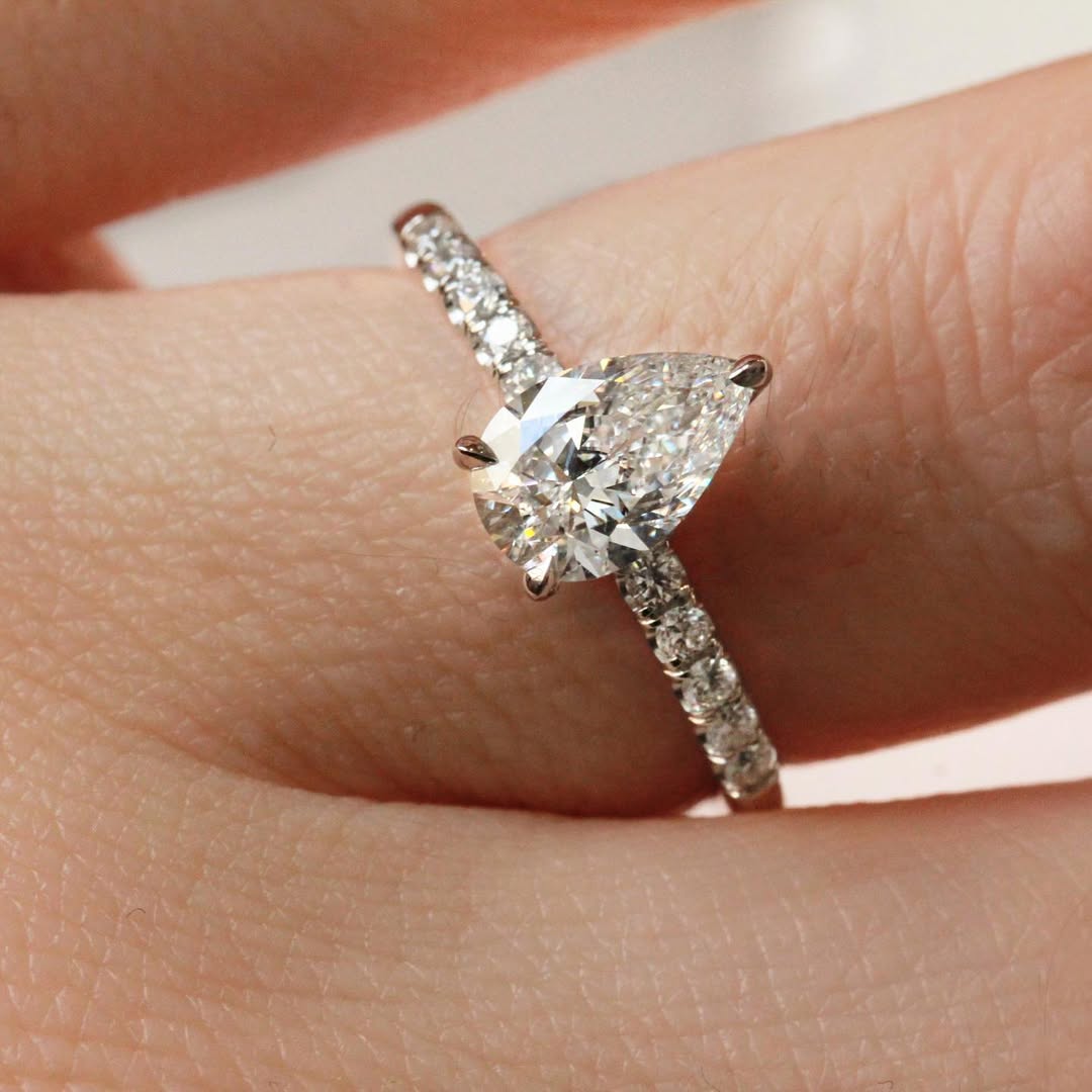 1.0 CT Pear E/VS1 CVD Diamond Pave Style Engagement Ring