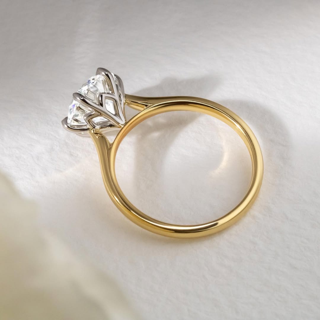 1.0 CT Round F/VS2 CVD Diamond Cathedral Style Engagement Ring