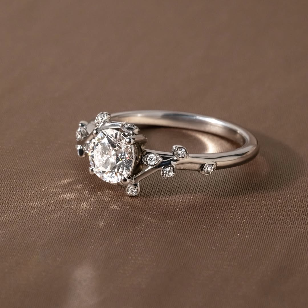 1.0 CT Round D/VS2 CVD Diamond Vintage Style Engagement Ring