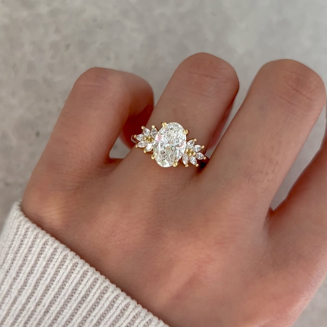 2.0 CT Oval G/VS1 CVD Diamond Cluster Style Engagement Ring