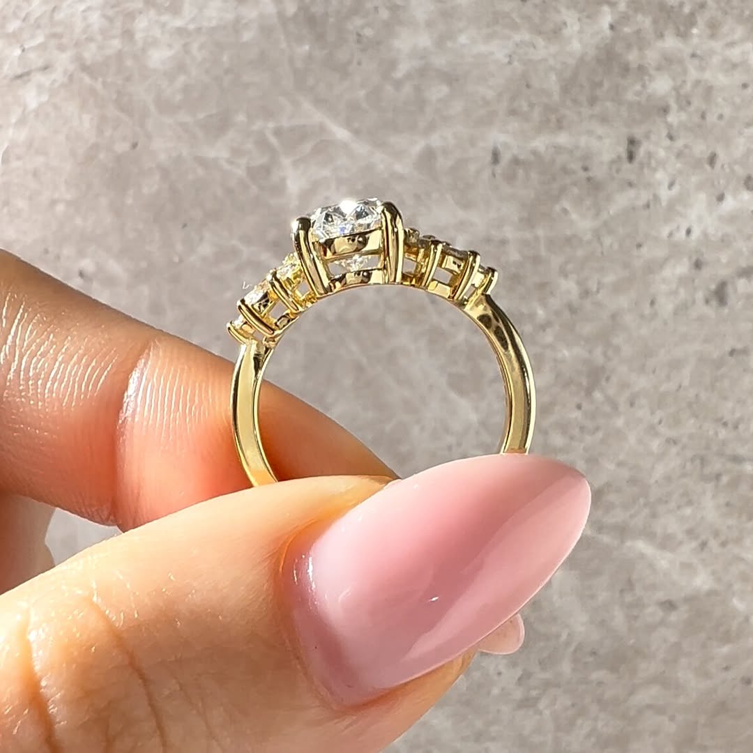 2.0 CT Oval G/VS1 CVD Diamond Cluster Style Engagement Ring