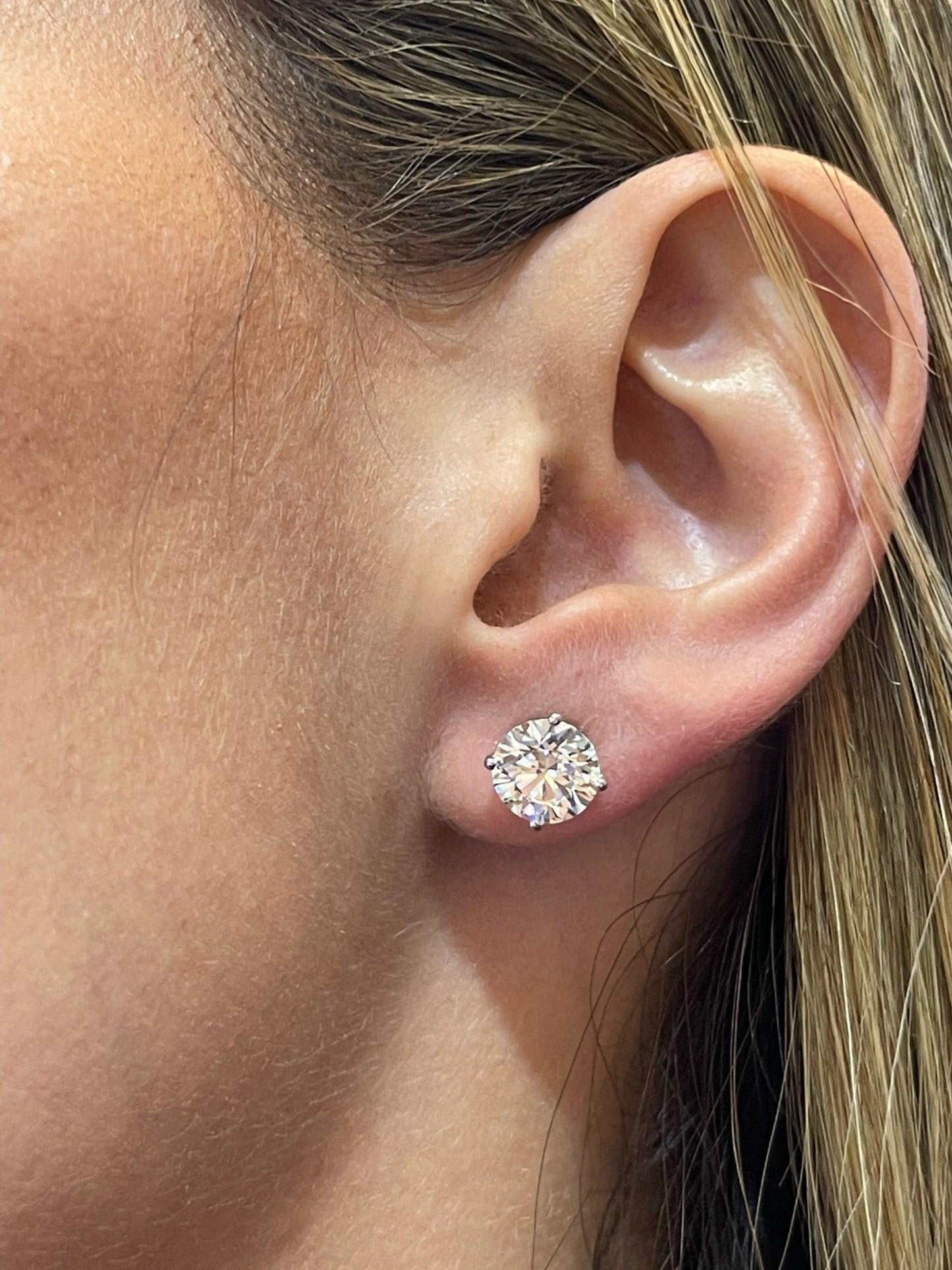 Camila- 4.0 TCW Round Solitaire Moissanite Earrings