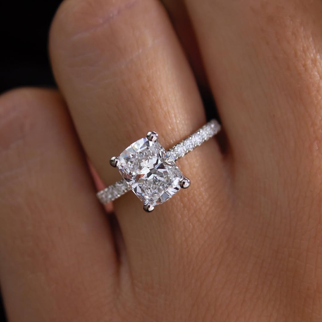 1.80 CT Cushion E/VVS2 CVD Diamond Pave Style Engagement Ring