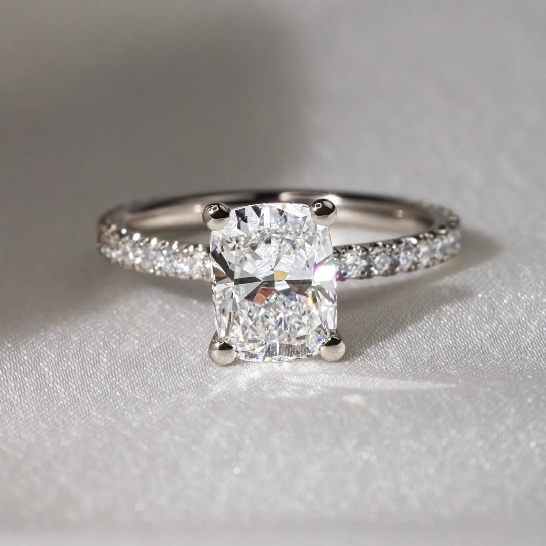 1.80 CT Cushion E/VVS2 CVD Diamond Pave Style Engagement Ring