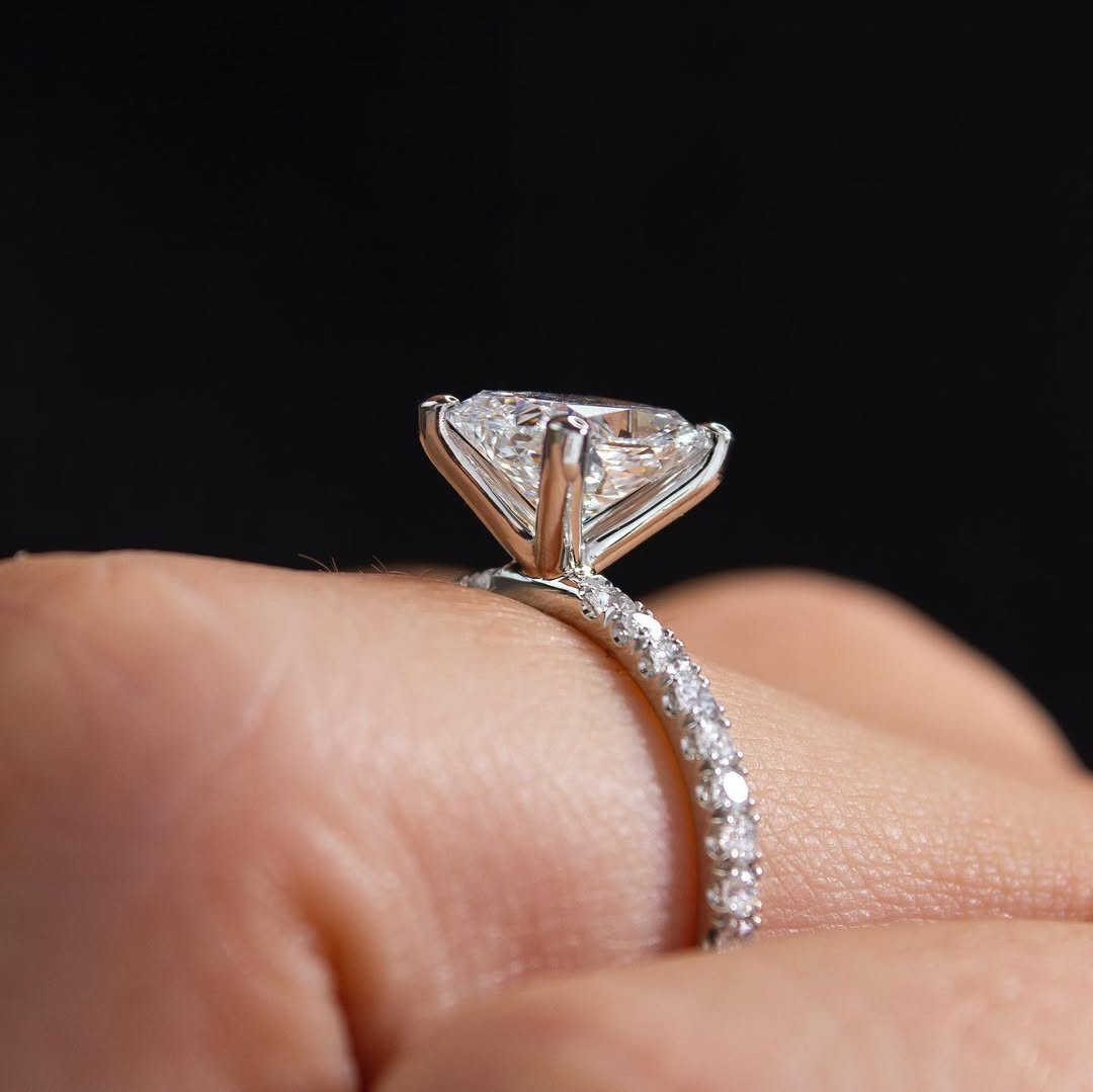 1.80 CT Cushion E/VVS2 CVD Diamond Pave Style Engagement Ring