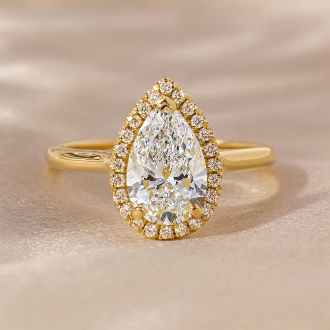 1.5 CT Pear E/VVS2 CVD Diamond Halo Style Engagement Ring