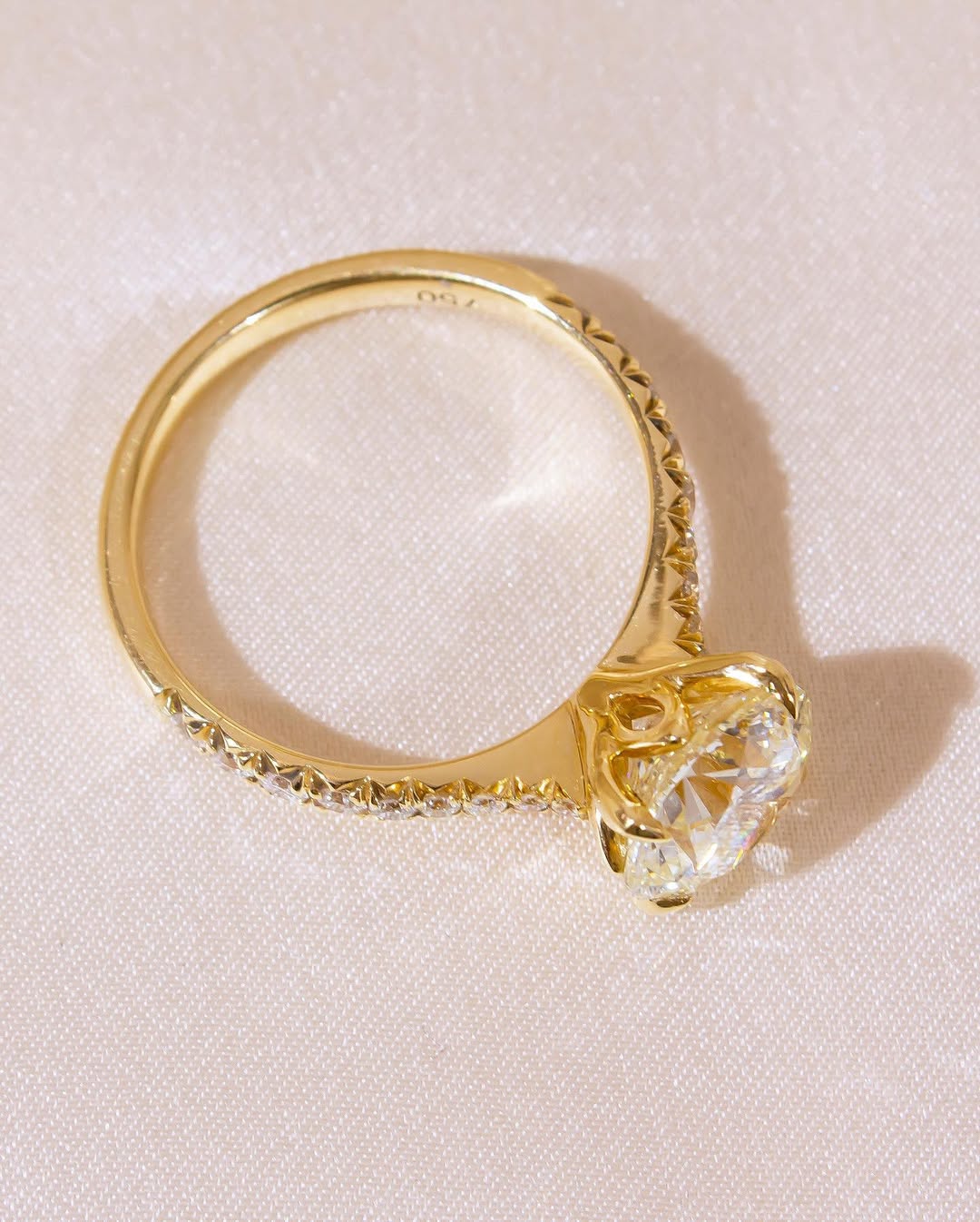 2.37 CT Round G/VS2 CVD Diamond Pave Style Engagement Ring