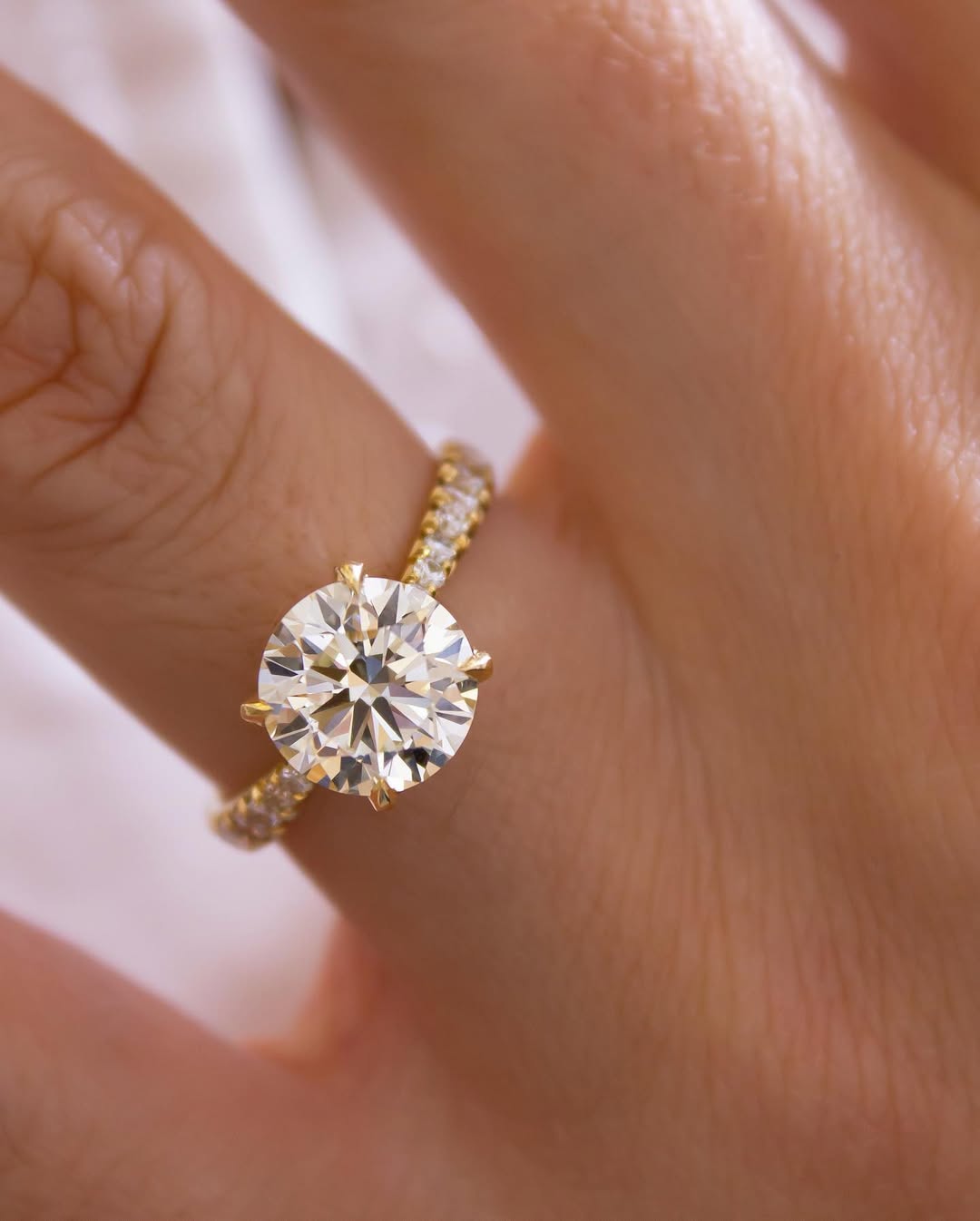 2.37 CT Round G/VS2 CVD Diamond Pave Style Engagement Ring