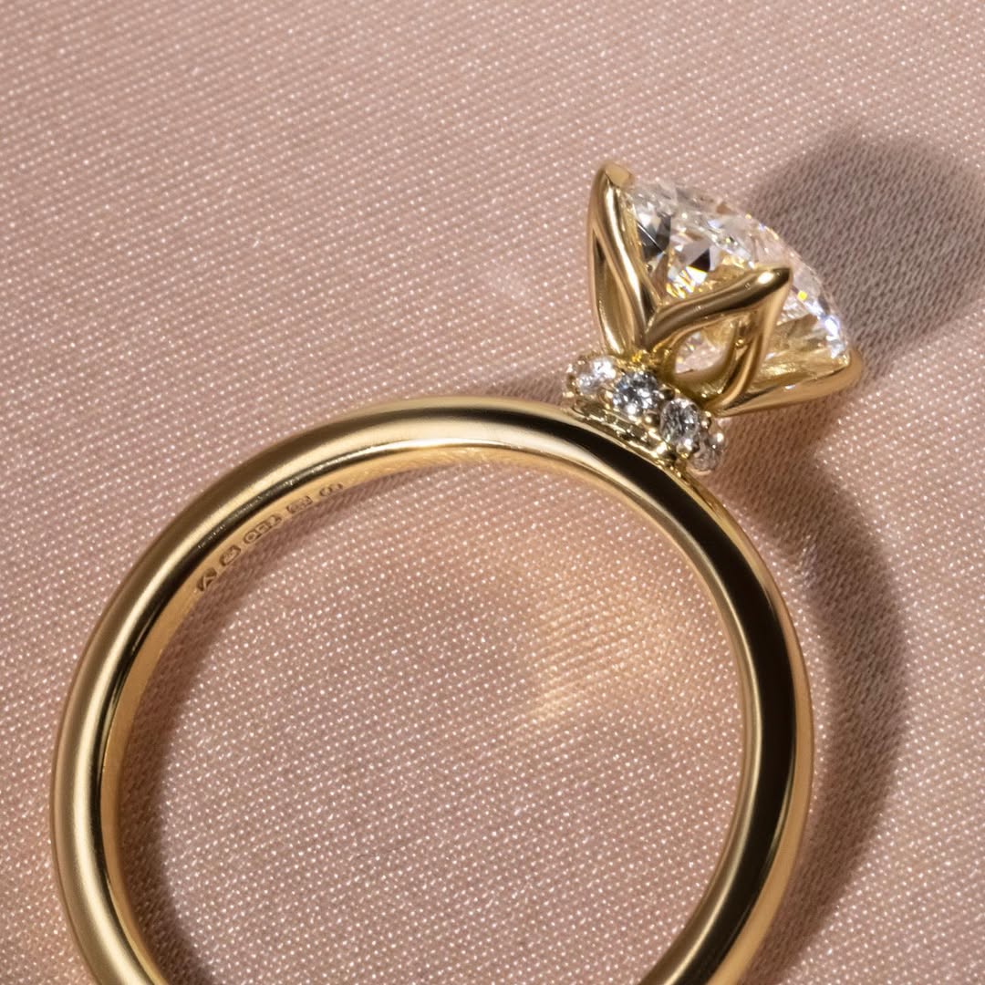 2.0 CT Oval E/VS2 CVD Diamond Hidden Halo Style Engagement Ring