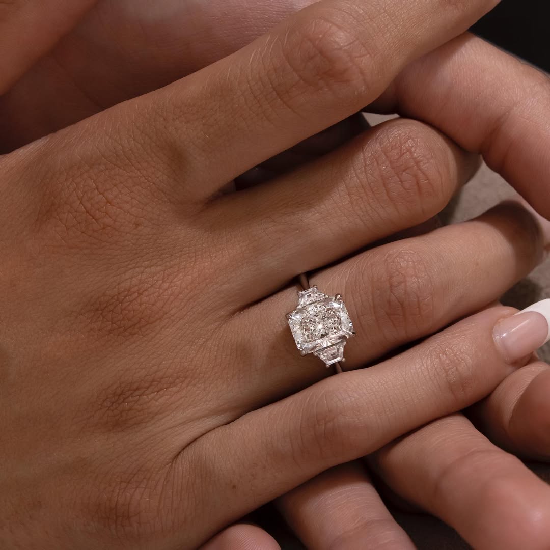 3.0 CT Radiant F/VS2 CVD Diamond Three Stone Style Engagement Ring