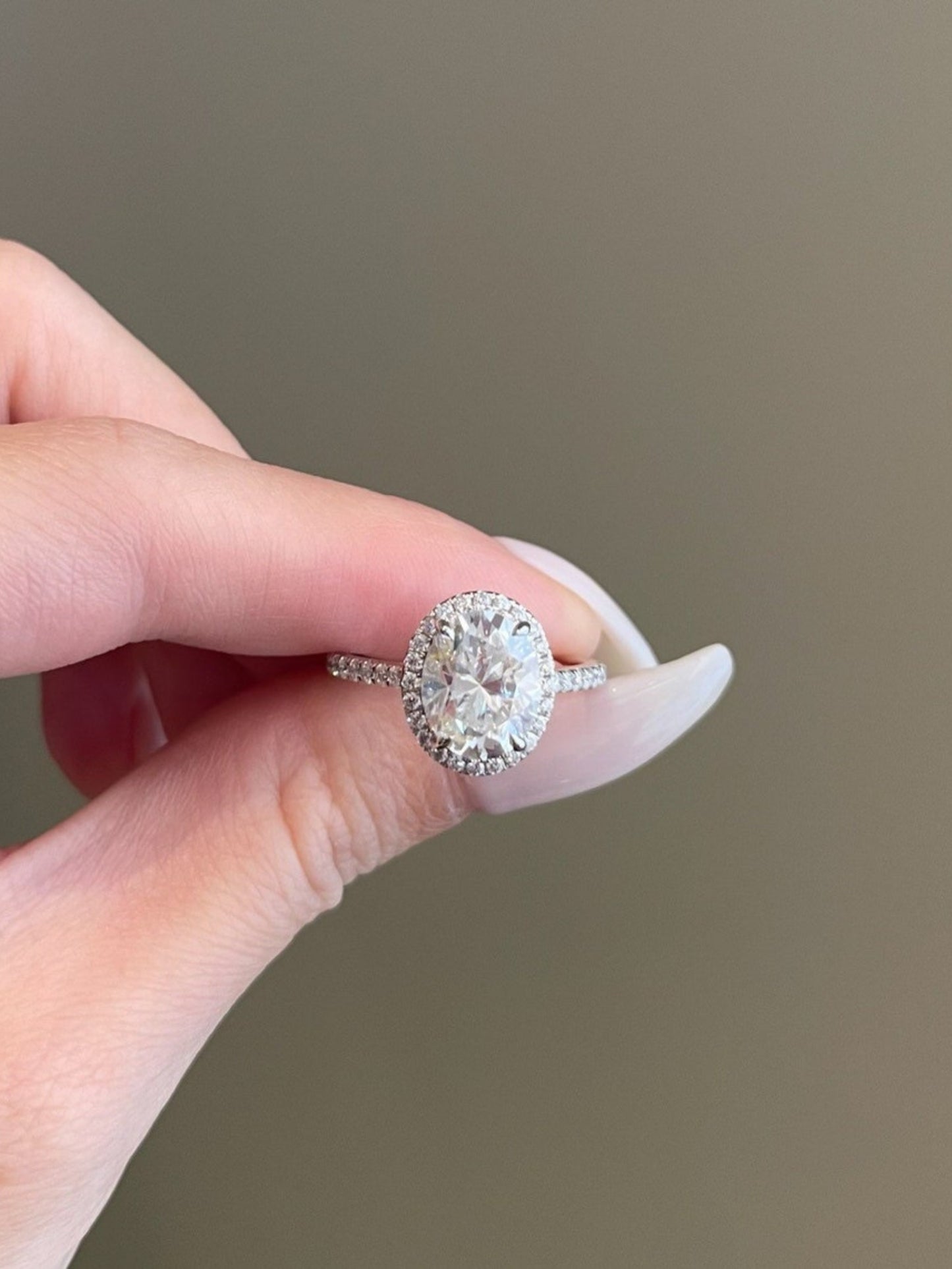 Linda- 3.0 CT Oval Halo Moissanite Ring