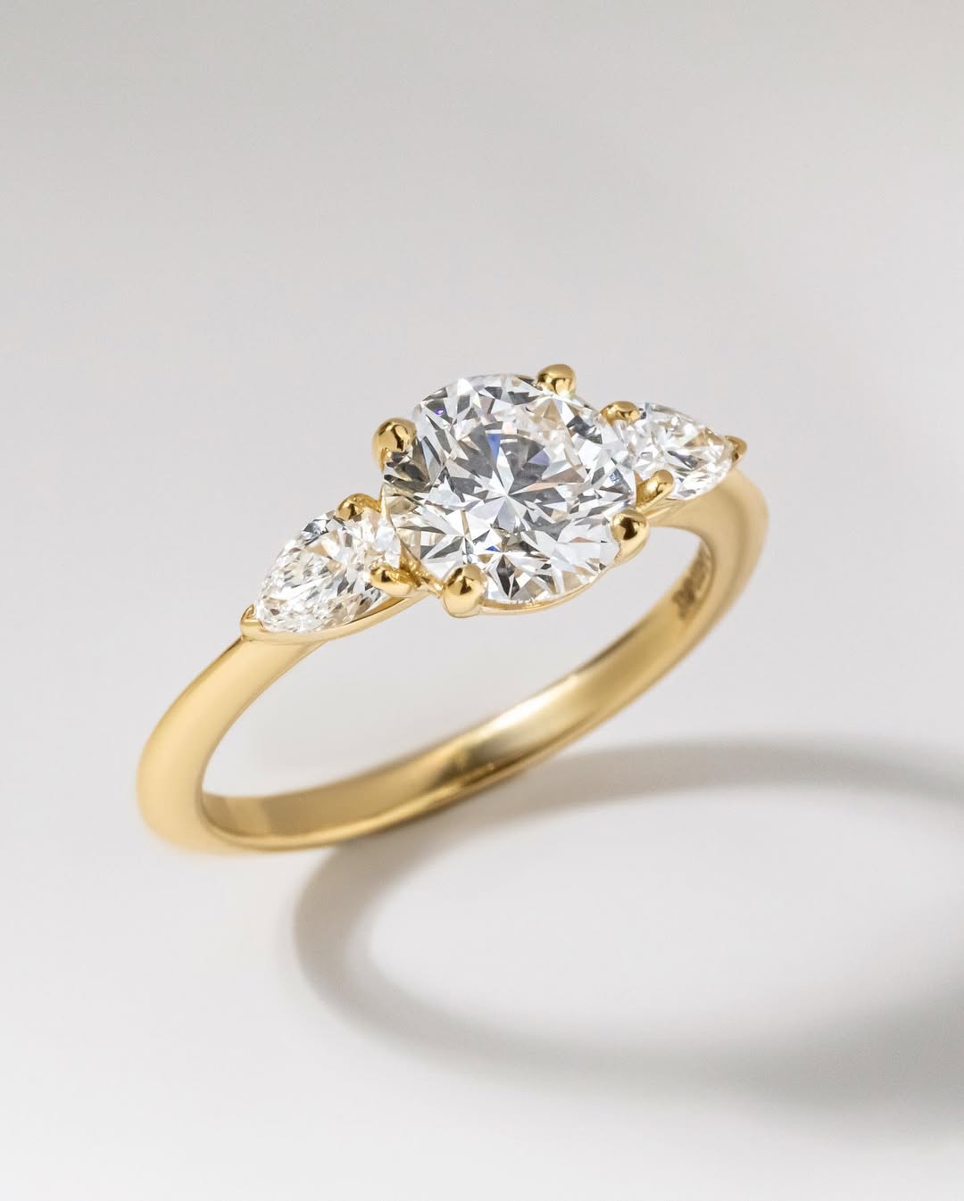 1.0 CT Round F/VS2 CVD Diamond Three Stone Style Engagement Ring