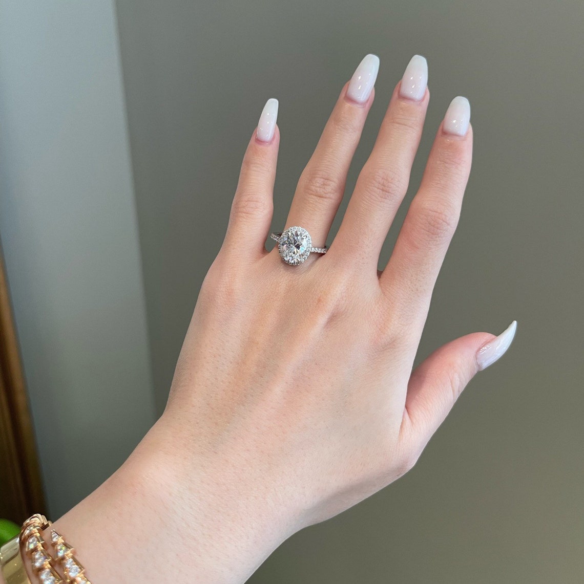 Linda- 3.0 CT Oval Halo Moissanite Ring