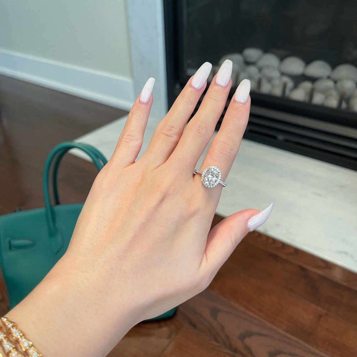 Linda- 3.0 CT Oval Halo Moissanite Ring