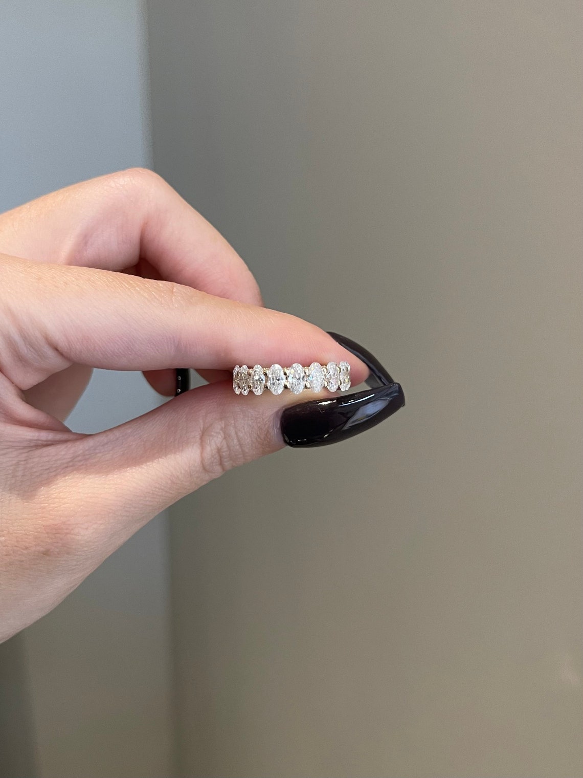 0.30 TCW Oval Moissanite Alternative Diamond Wedding Band