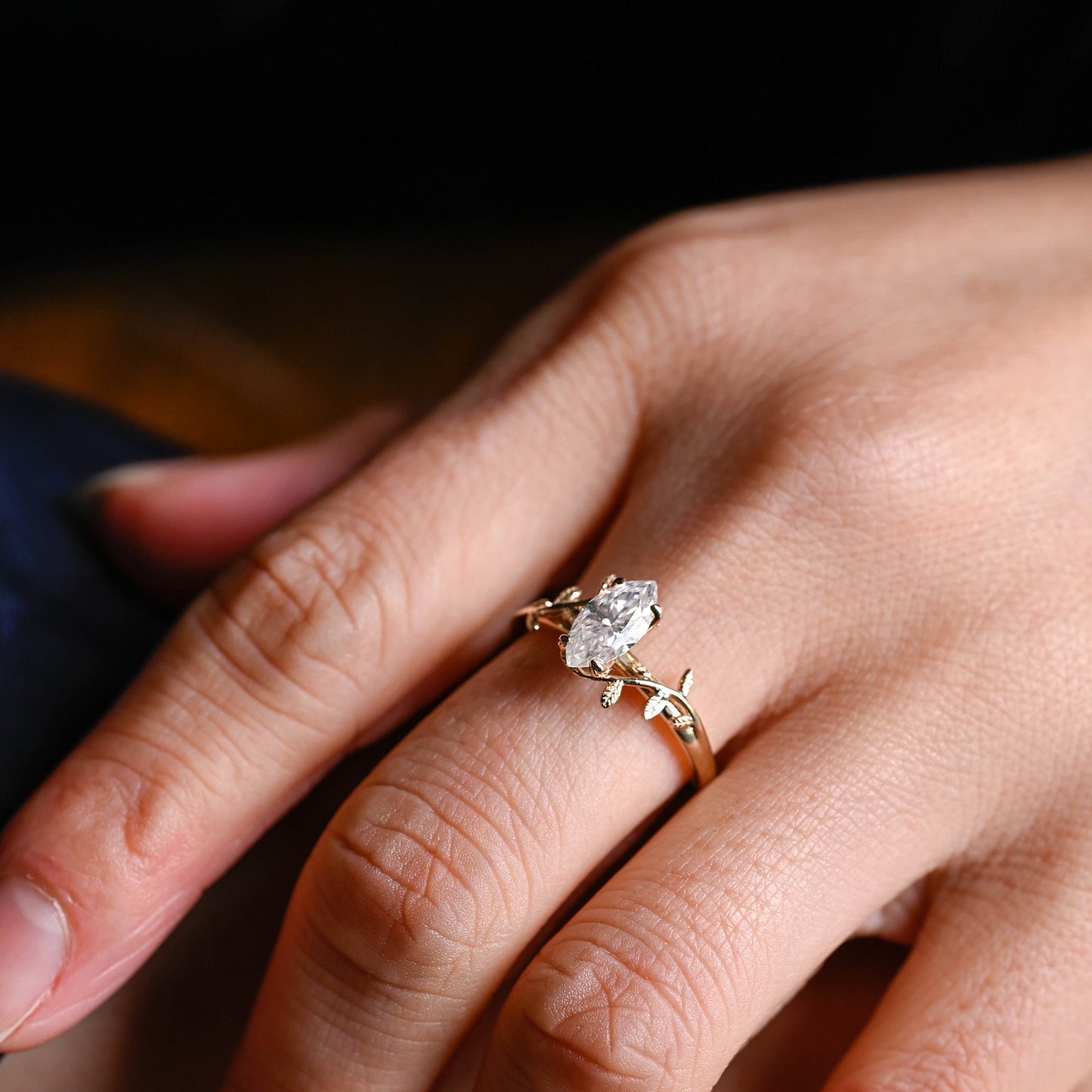 0.8 CT Marquise Cut Leaf Moissanite Engagement Ring