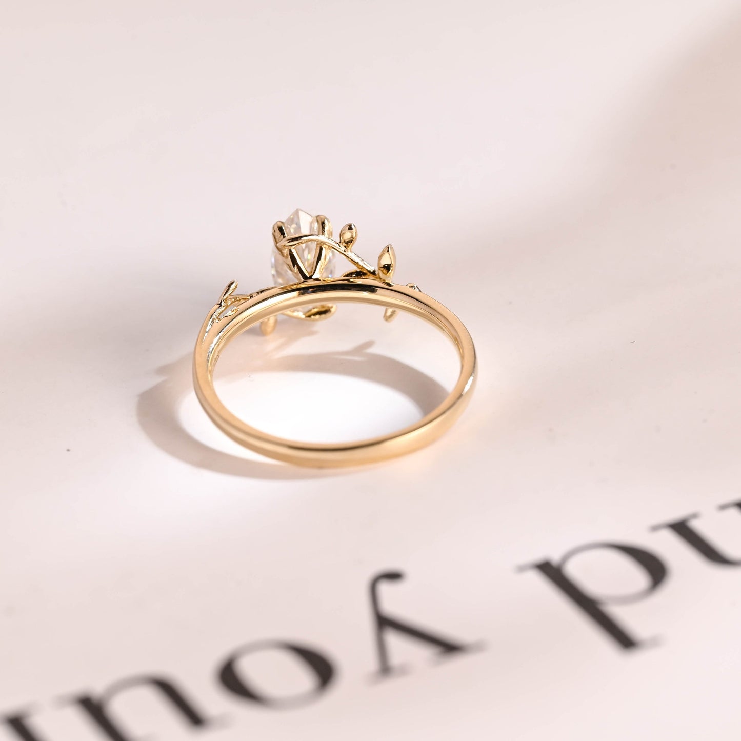 0.8 CT Marquise Cut Leaf Moissanite Engagement Ring