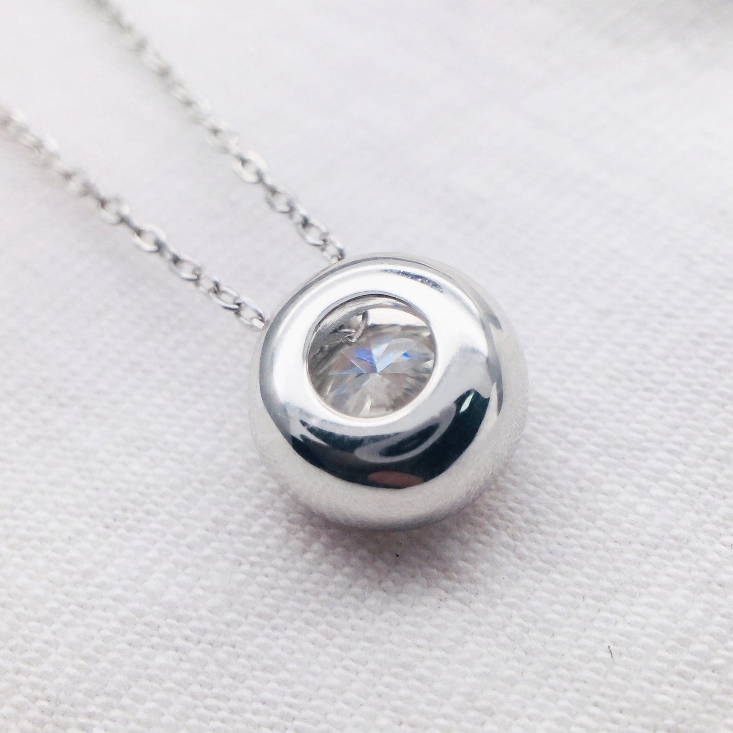 Ophelia- 3.0 CT Round Bezel Moissanite Necklace
