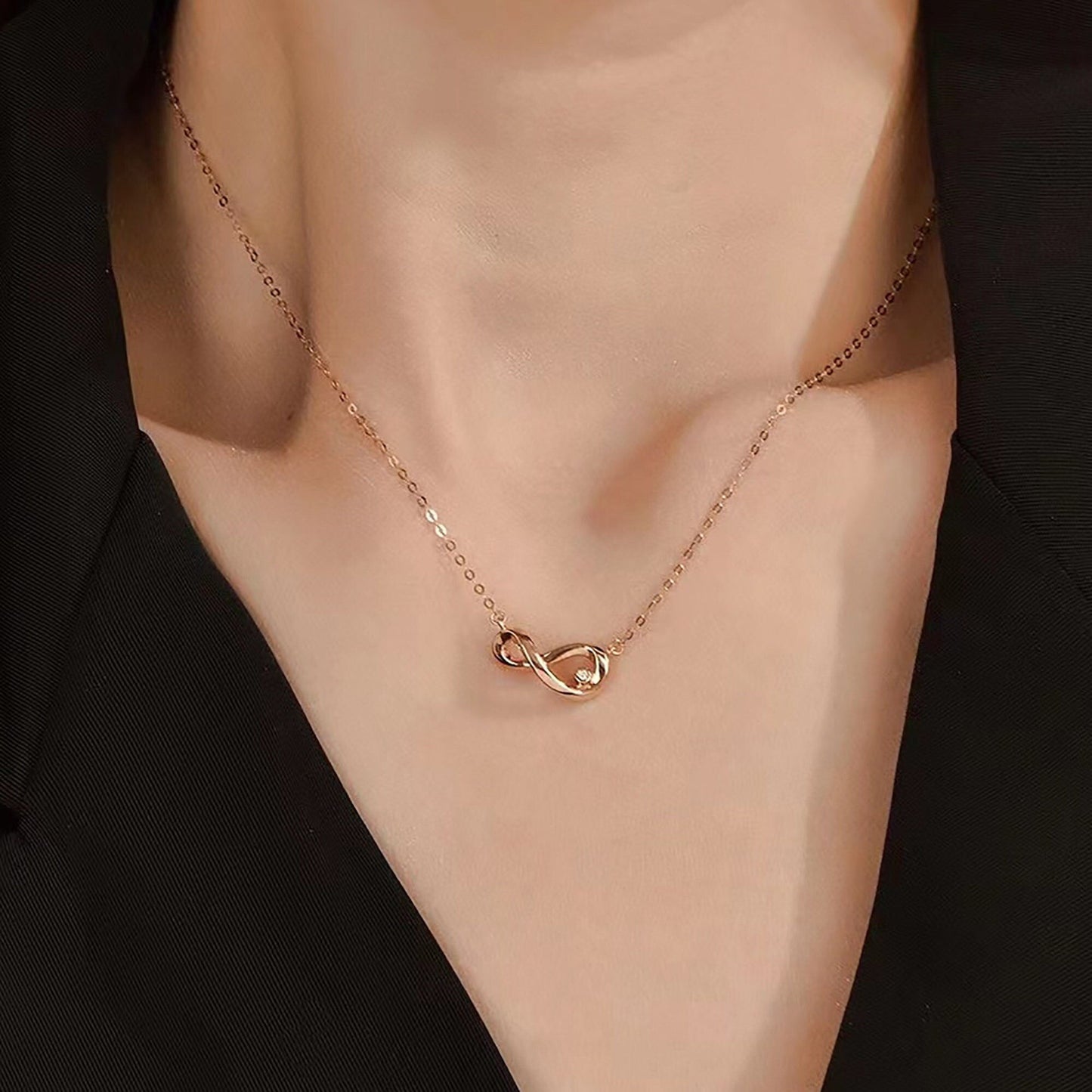 Quinn- 0.10 CT Round Infinity Moissanite Necklace