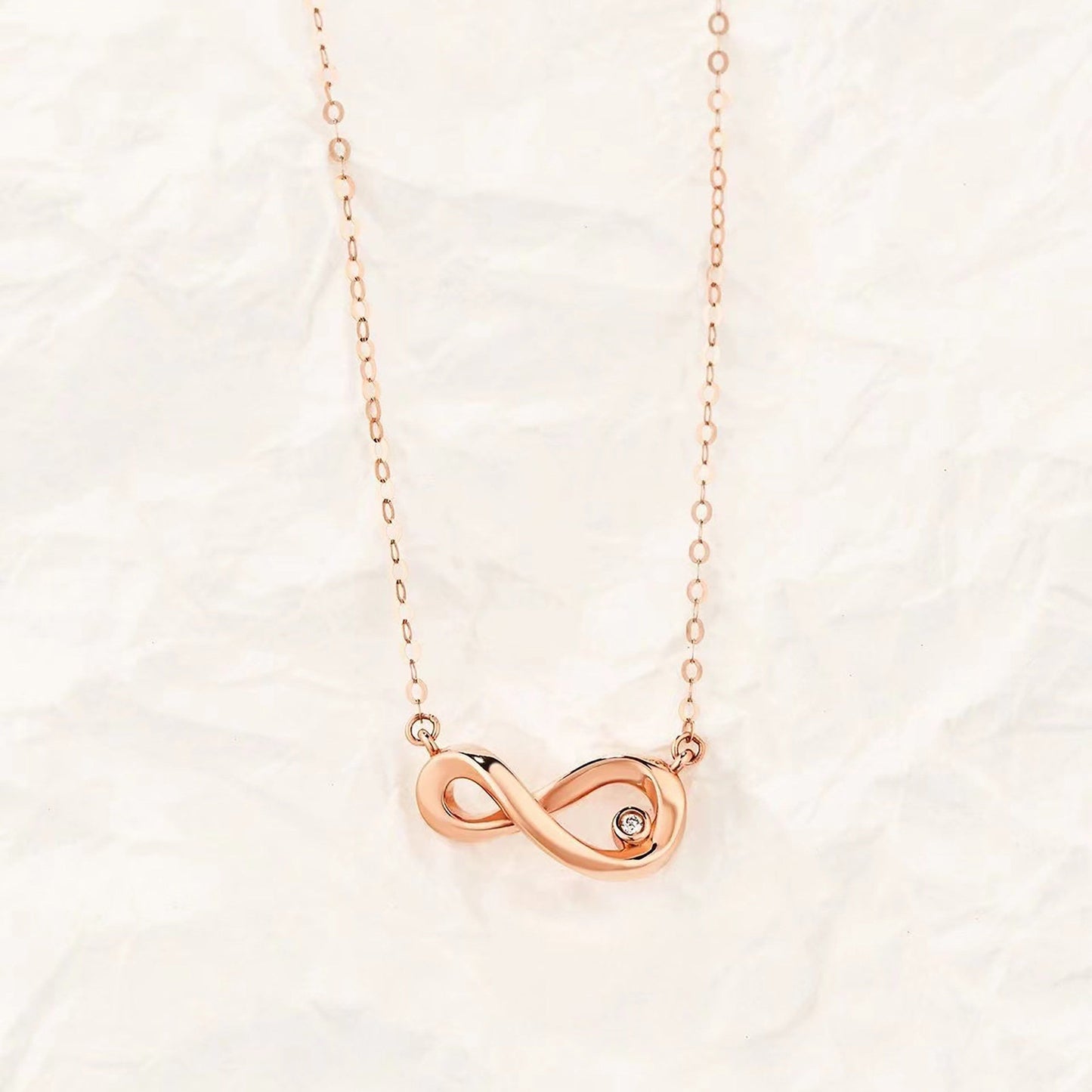 Quinn- 0.10 CT Round Infinity Moissanite Necklace