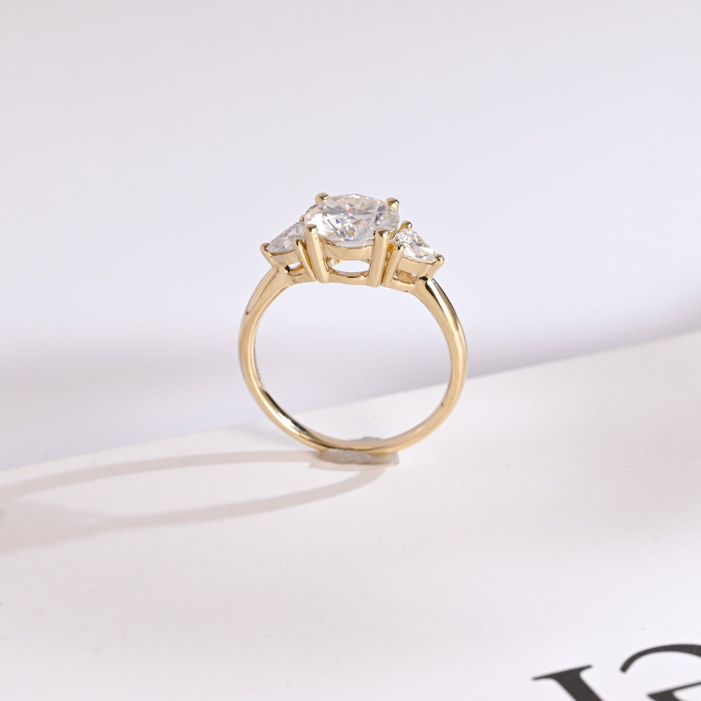 1.0 CT Round Cut Three Stone Moissanite Engagement Ring