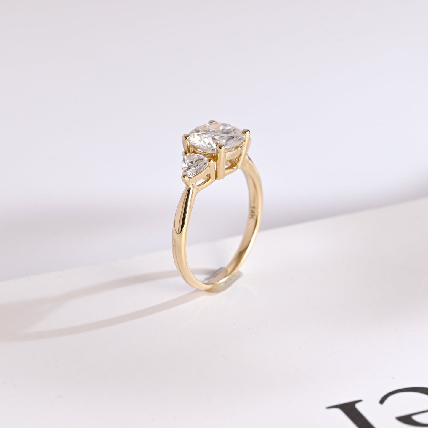 1.0 CT Round Cut Three Stone Moissanite Engagement Ring