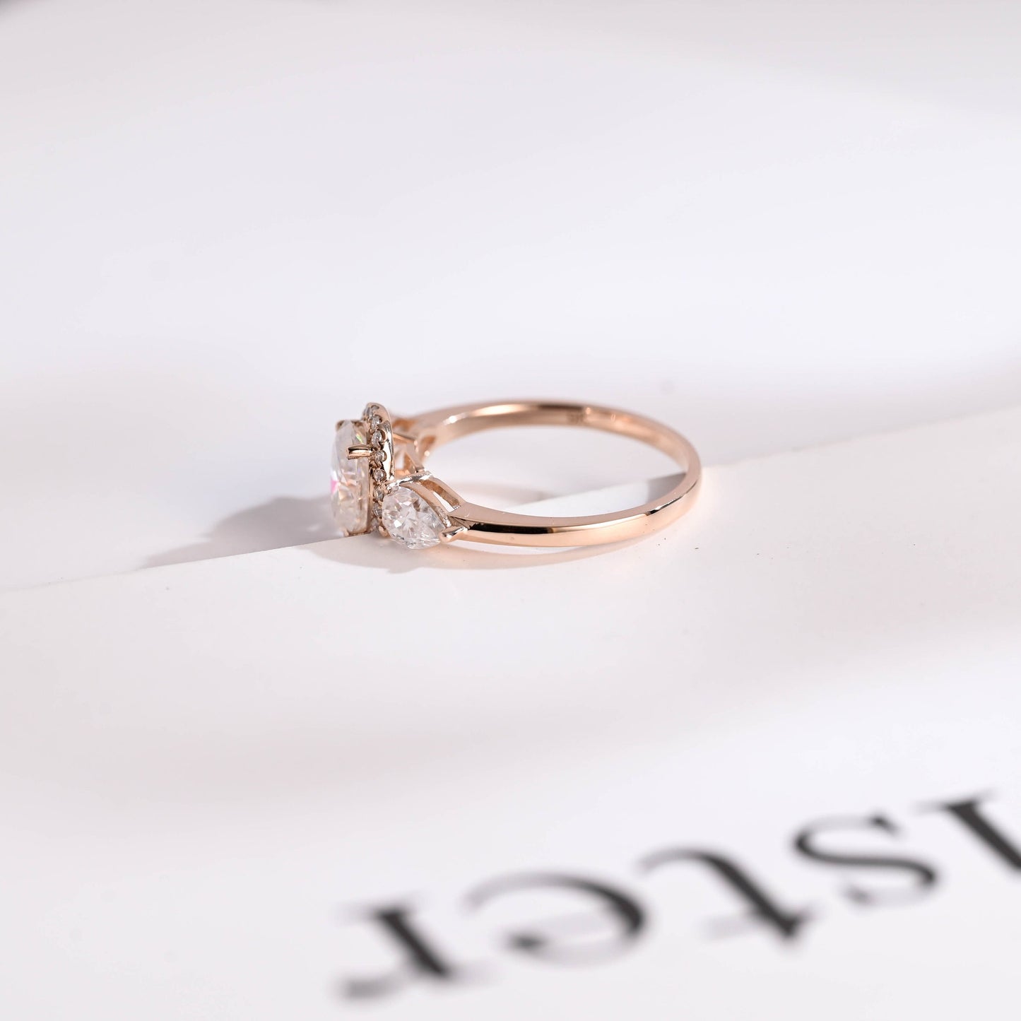 2.0 CT Oval Cut Halo Moissanite Engagement Ring