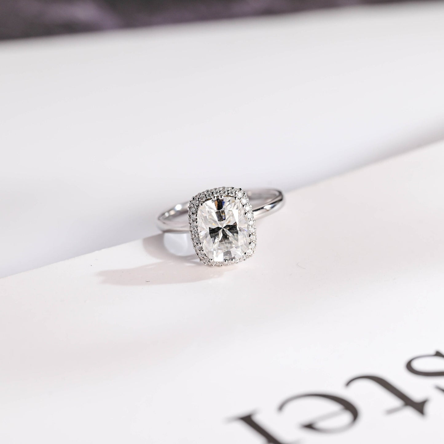 3.0 CT Oval Cut Halo Moissanite Engagement Ring