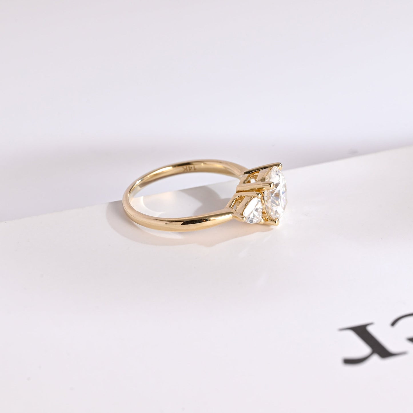 1.0 CT Round Cut Three Stone Moissanite Engagement Ring