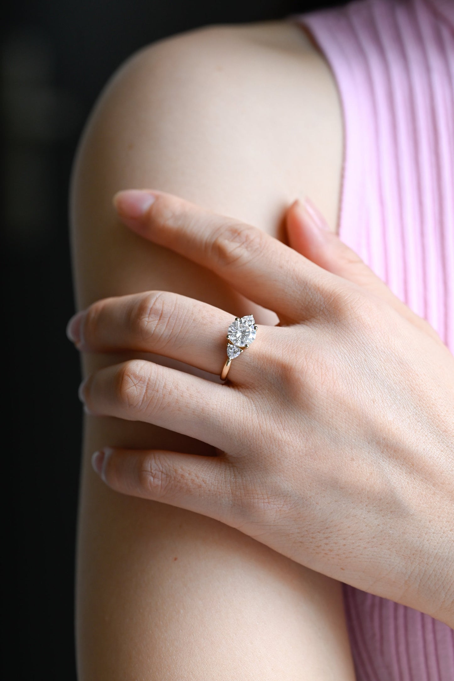1.0 CT Round Cut Three Stone Moissanite Engagement Ring