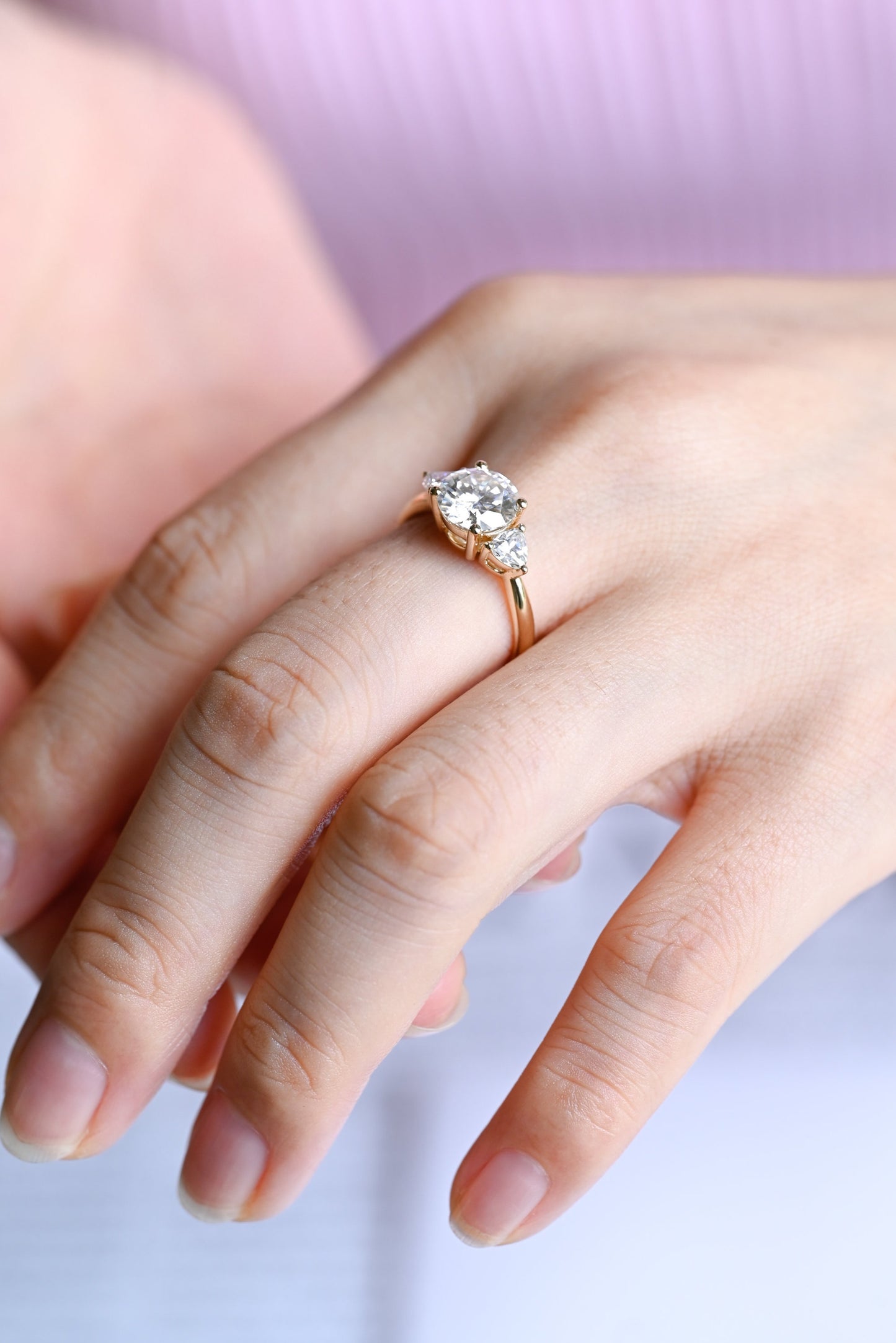 1.0 CT Round Cut Three Stone Moissanite Engagement Ring