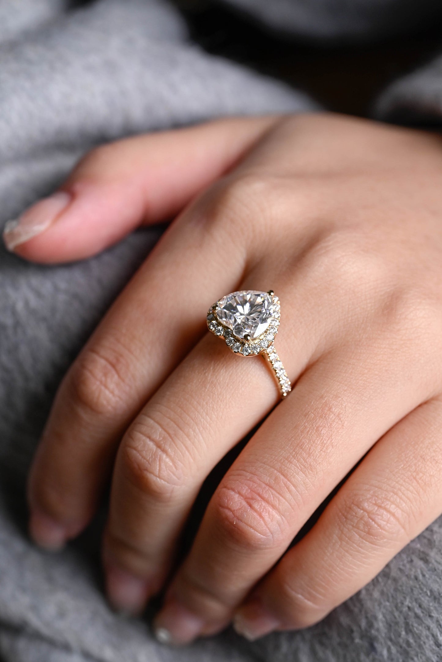 2.5 CT Heart Cut Halo Moissanite Engagement Ring