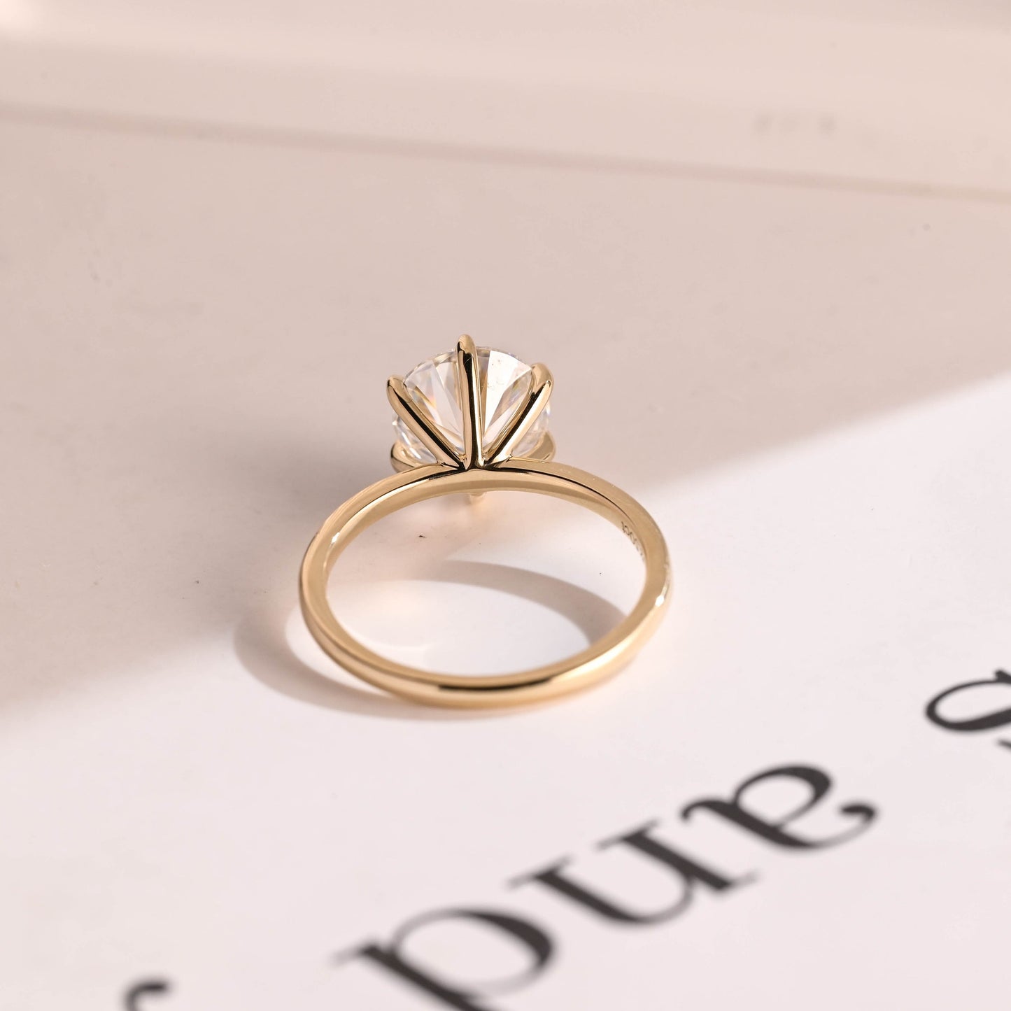 2.5 CT Round Cut Solitaire Moissanite Engagement Ring