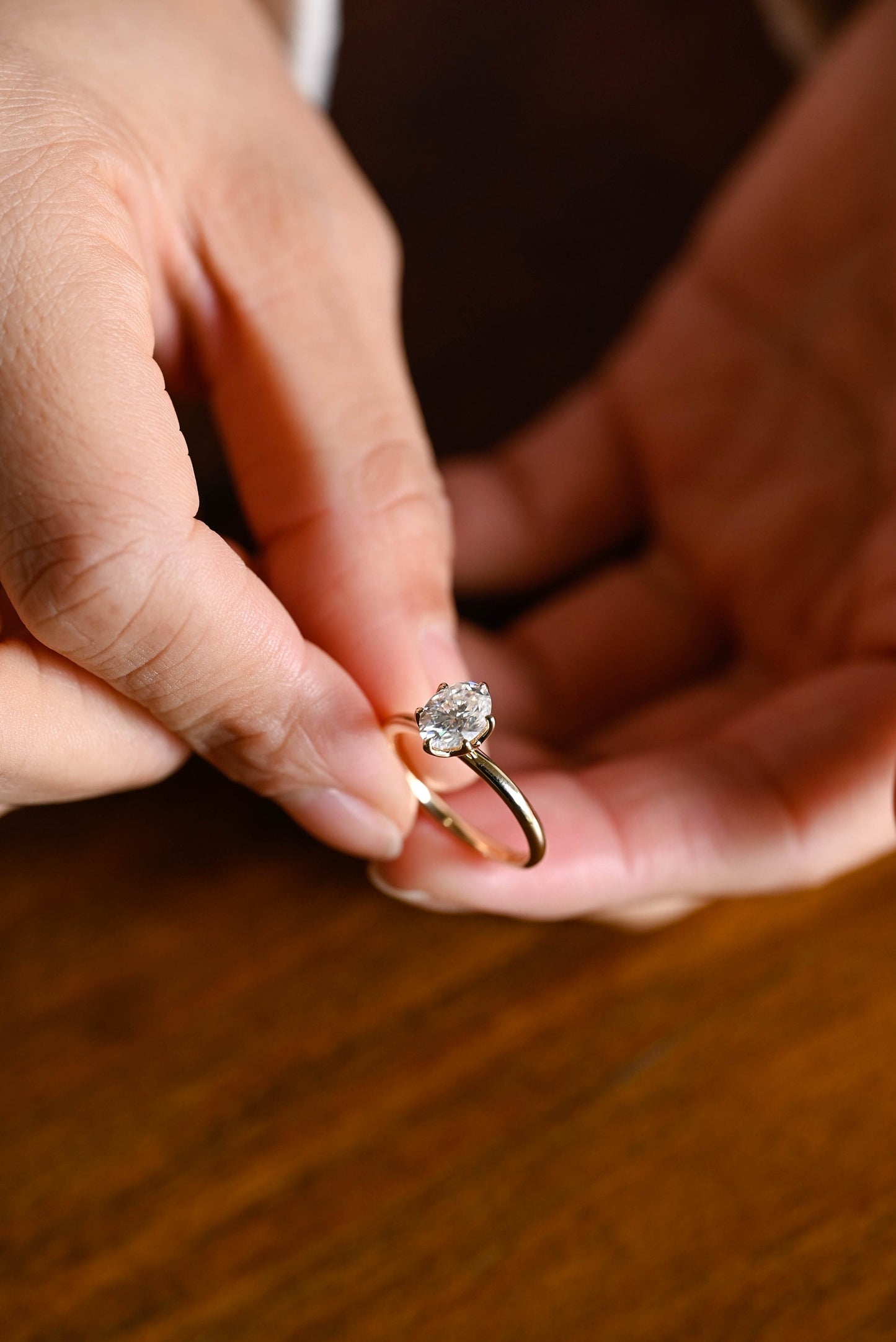 2.0 CT Oval Cut Solitaire Moissanite Engagement Ring